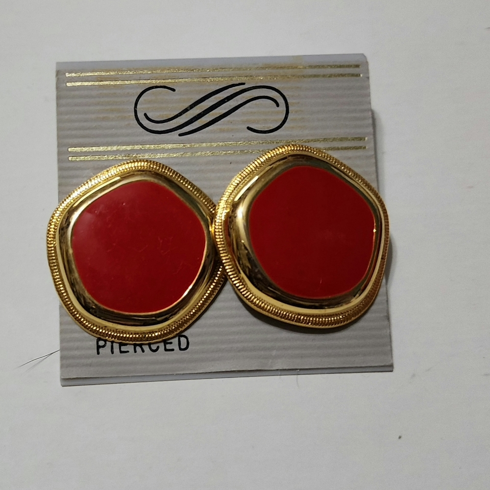 red earrings